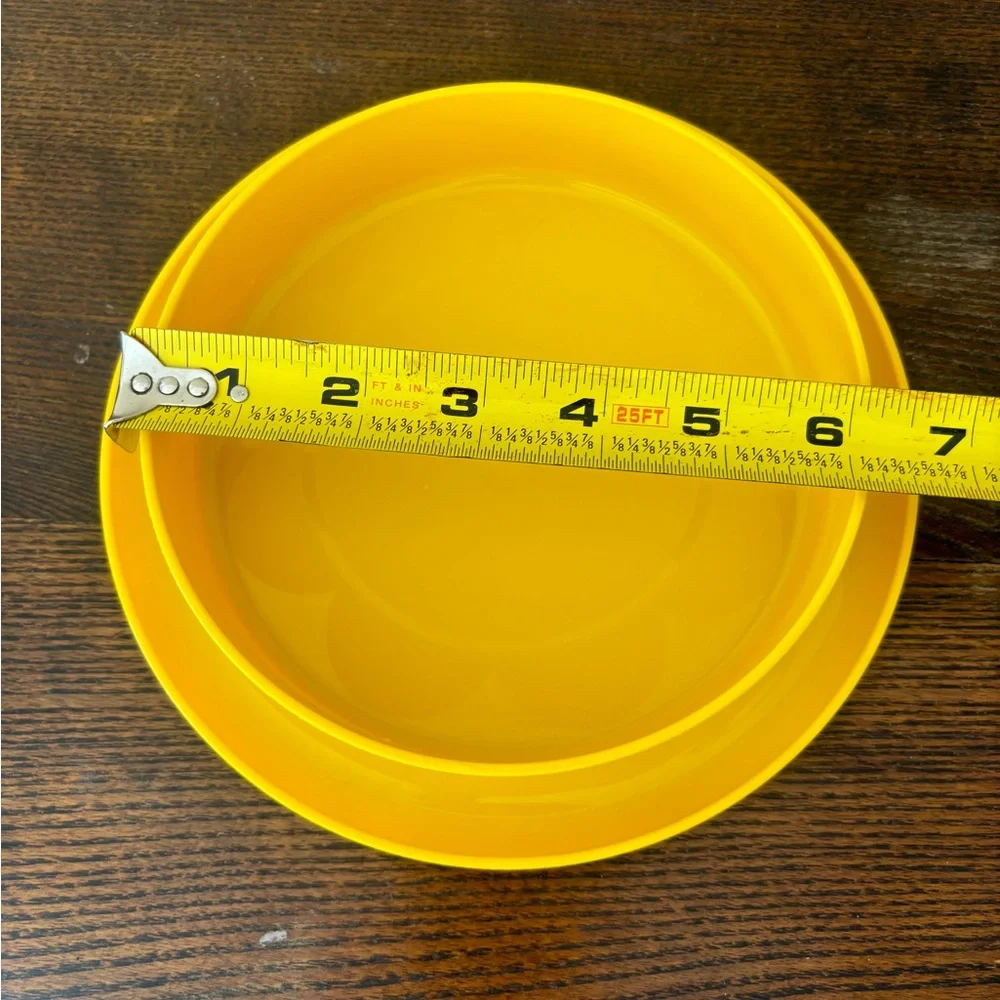 Vintage Tupperware Sunshine Yellow Childs plate Bowl with Lid - Picture 4 of 6